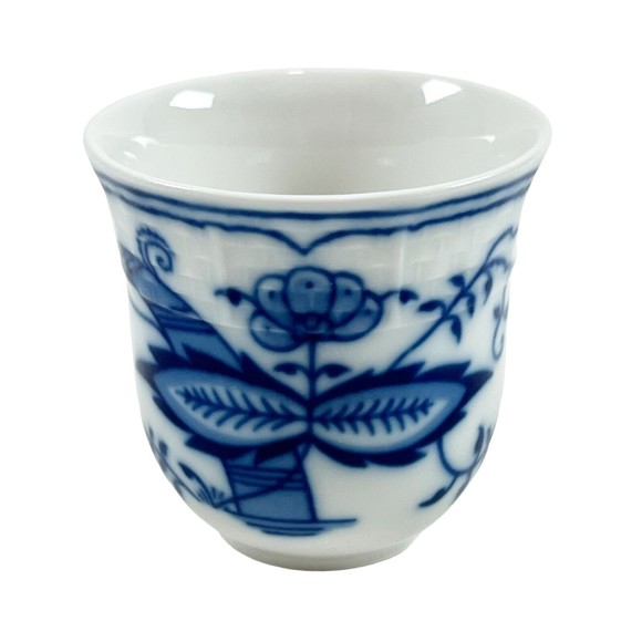 Thun Czech Porcelain Blue Onion Demitasse Cups & Saucers- 17 Sets Available - Picture 4 of 15